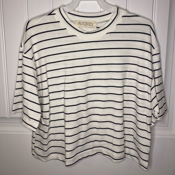 Boutique Black and white striped lounge set - Picture 8 of 10